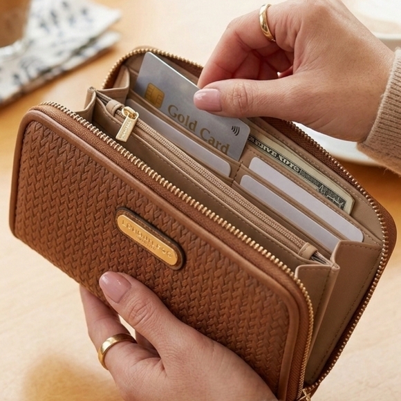 London Fog Handbags - London Fog Rose Wallet 💖